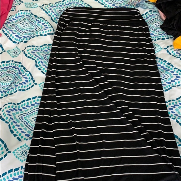 Dresses & Skirts - Maxi Skirt